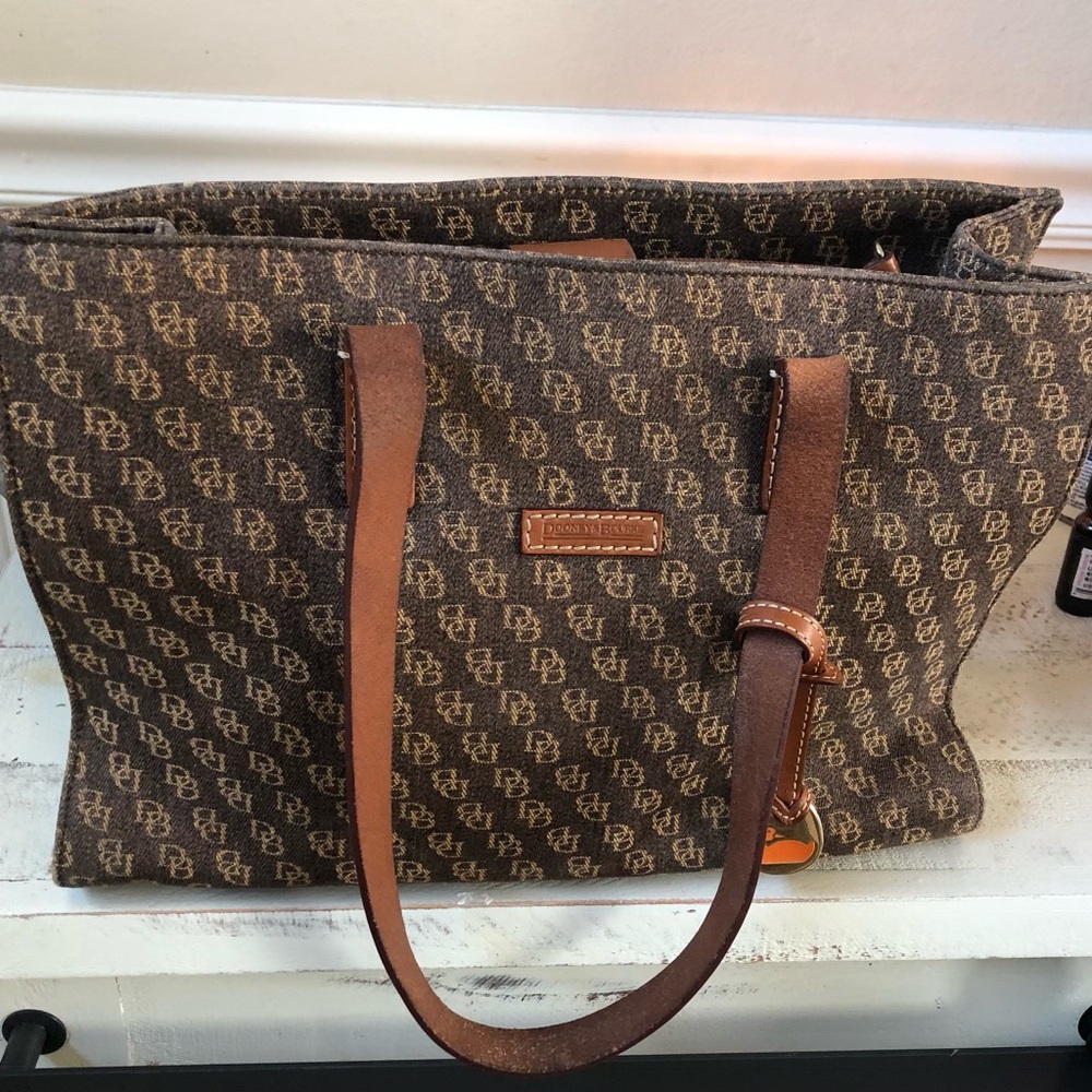 Dooney& Bourke